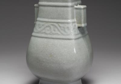 图片[2]-Squarish hu vessel in pale green glaze, Qing dynasty, Yongzheng reign (1723-1735)-China Archive